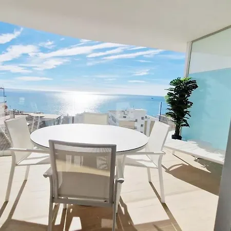 Amazing Sea Views, The Wave アパート